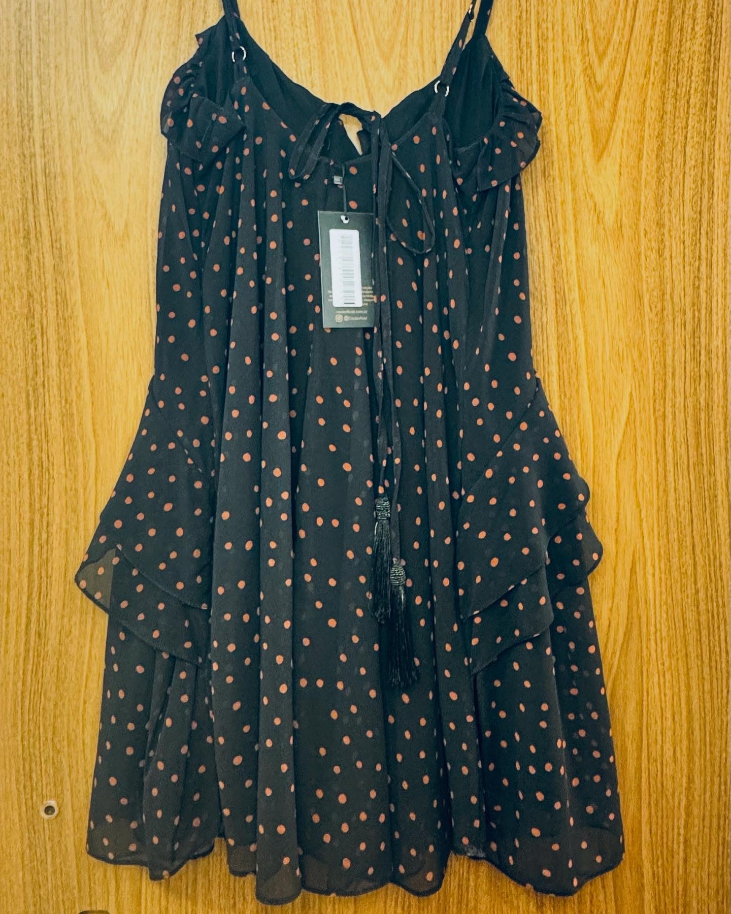 Vestido com alça babado