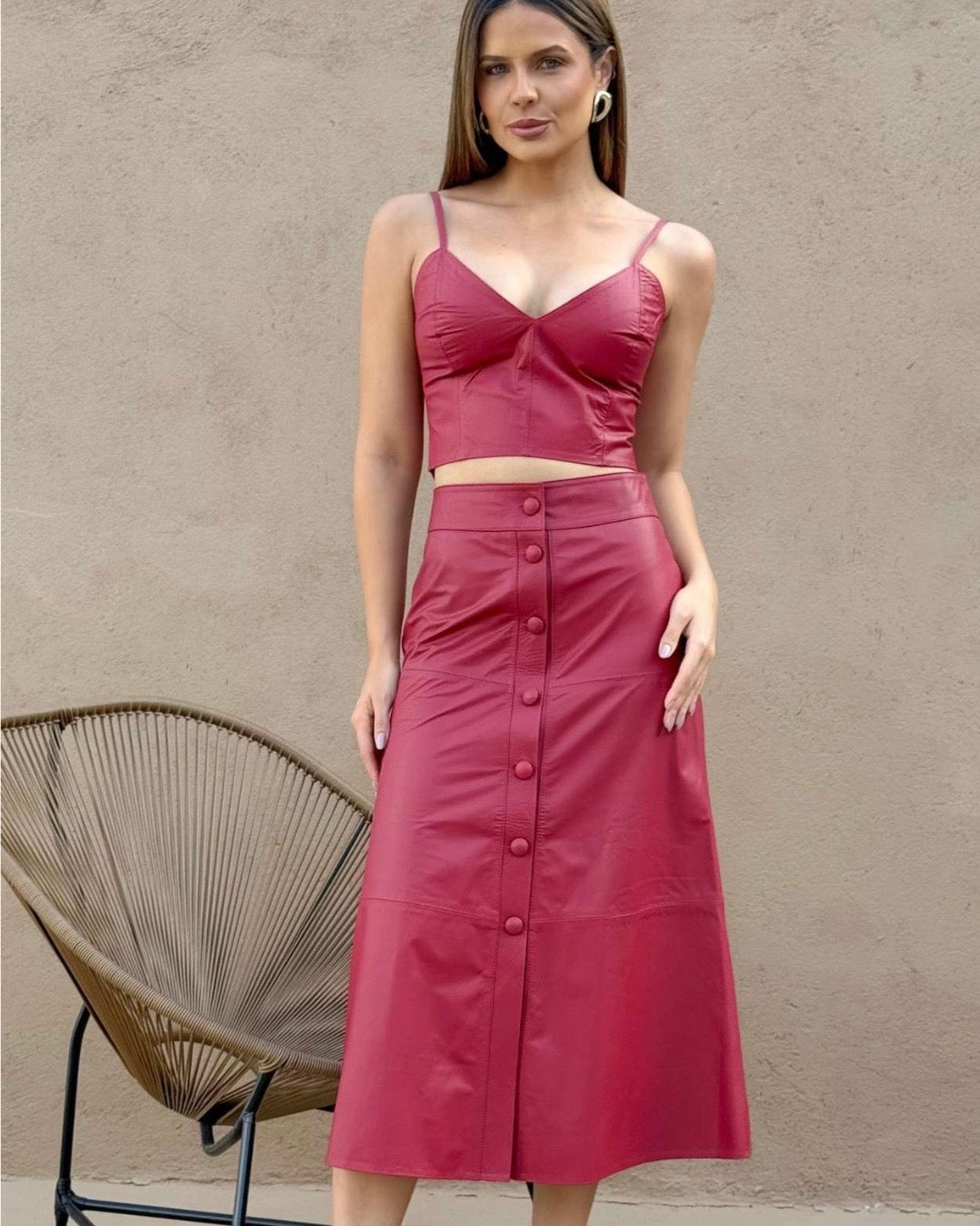 Saia Rosalia | Saia Midi de couro legítimo com detalhe de botões