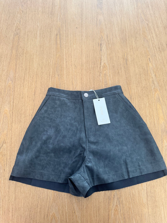 Short Saia New Leather