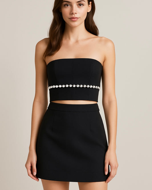 Conjunto com detalhe em pedraria