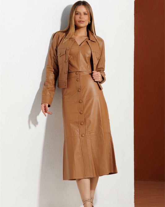 Saia Rosalia | Saia Midi de couro legítimo com detalhe de botões