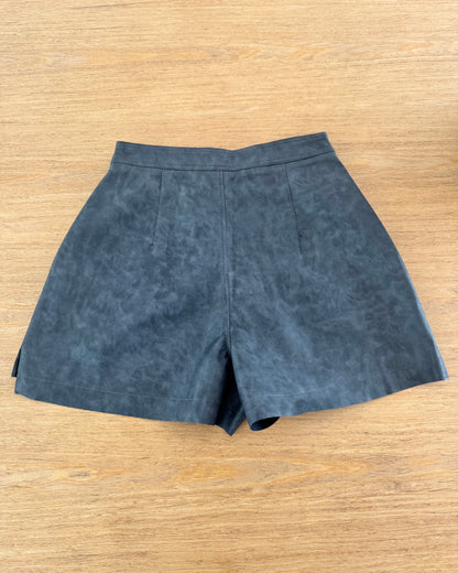 Short Saia New Leather