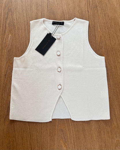 Blusa com botão em pedra